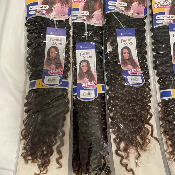 Freetress water wave hair - Picture 3 of 3